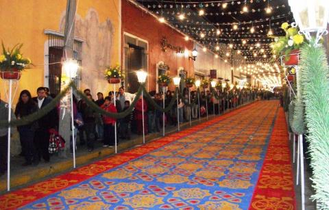 Miles de visitantes en riesgo en la “Noche en que nadie duerme” en Huamantla imagen 1