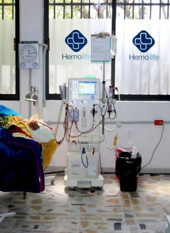 Senadora signa convenio para hemodiálisis a bajo costo imagen 4
