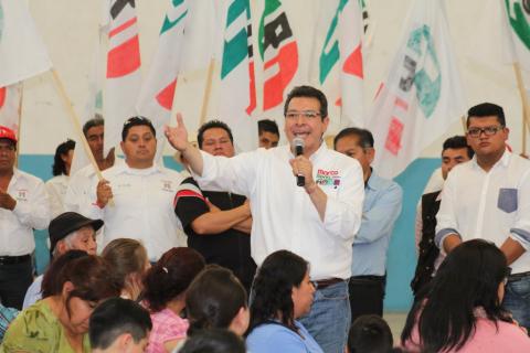 Marco Mena recibió el apoyo de transportistas de Tlaxcala
