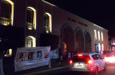 Por “traidoras” exhiben a Legisladoras Federales en Congreso local imagen 4