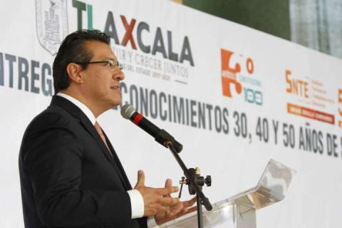 Reconocen Mena y SNTE a maestros con más de 30 años de servicio imagen 3