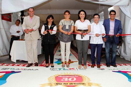 Inaugura Sandra Chávez Expo Venta Artesanal 2017 imagen 1