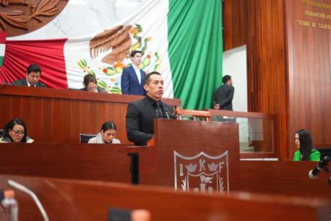 Contra imposiciones y opacidad diputado Zainos plantea reforma sindical histórica