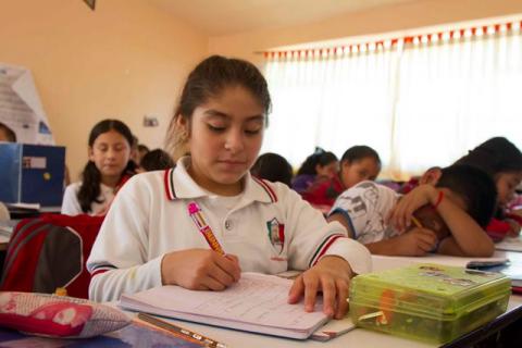 Realizan estudiantes demostración de lectura en voz alta