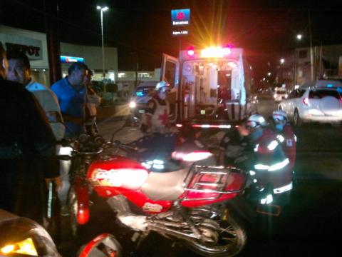 Aparatoso accidente deja motociclista lesionado imagen 1