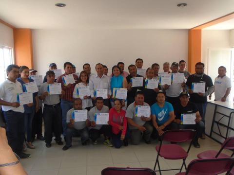 Finaliza curso de pintura en Axocomanitla imagen 2
