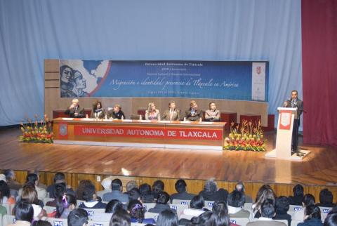 Inauguran simposio “Migración e identidad: Presencia de Tlaxcala en América” imagen 2