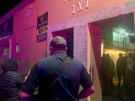 Clausuran en Huamantla fiesta clandestina en establecimiento comercial