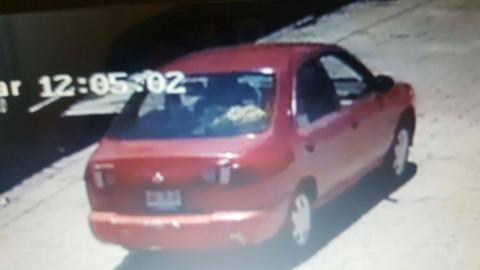 Se roban una camioneta y la cámara de seguridad los delata imagen 5