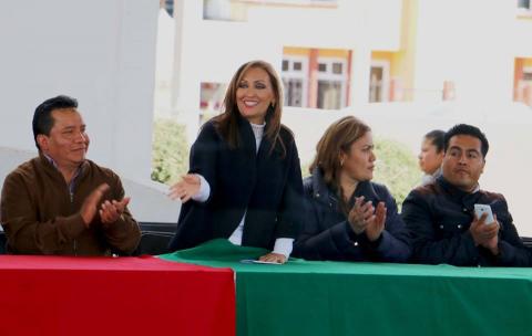 Lorena Cuéllar inaugura techumbre en Xaloztoc imagen 7