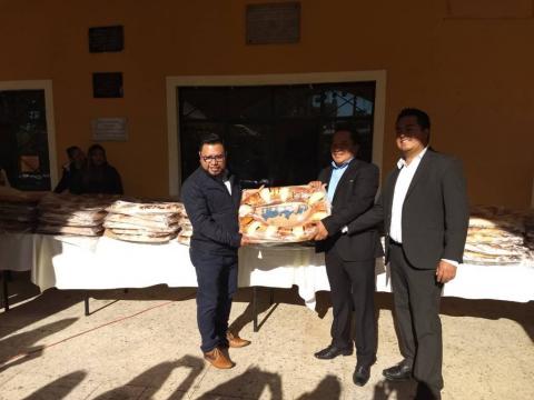 Con motivo de Día de Reyes alcalde obsequia 400 roscas a instituciones educativas imagen 4