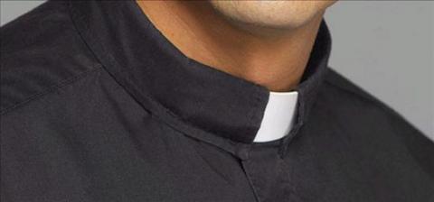 Falsos sacerdotes dondequiera hay imagen 1