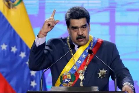 Maduro intercambiará vacunas vs Covid a cambio de petróleo