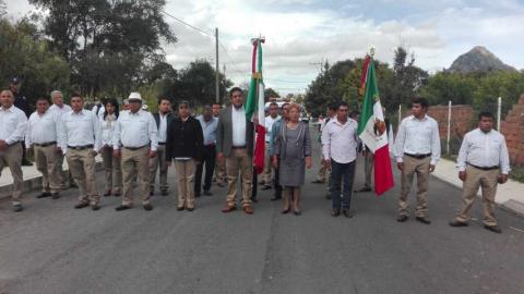 Gómez Sanluis encabezó desfile patriótico del 16 de septiembre imagen 1