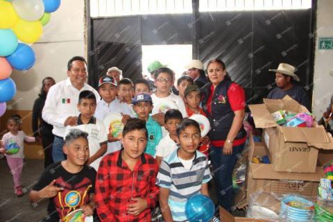 Ayuntamiento y SMDIF festejaron a más de 2 mil niños en su día imagen 2