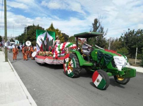 Gómez Sanluis encabezó desfile patriótico del 16 de septiembre imagen 3