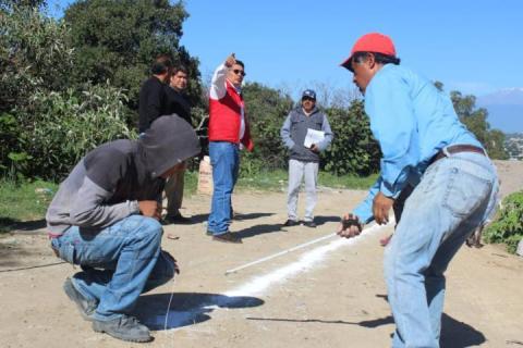 Valencia Muñoz acerca servicio básico a la calle nueva del panteón imagen 4