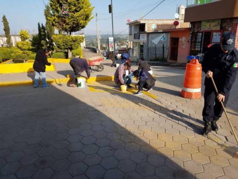 Alcalde mejora la imagen urbana de la plaza principal con faenas de limpieza imagen 4