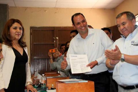 Se Registra Jorge Luis Vázquez como Candidato del PAN a la Presidencia Municipal de Apizaco imagen 1