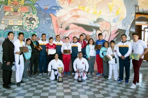 Alcalde galardono lo mejor del deporte municipal 2017 imagen 1