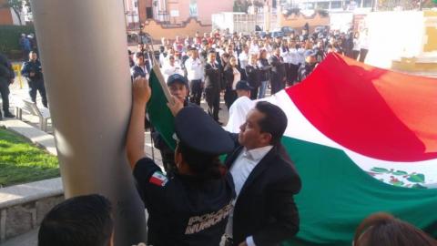Alcalde inicia festejos del mes patrio fijando Bando Solemne imagen 2