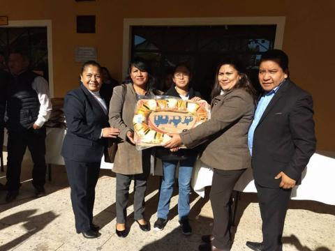 Con motivo de Día de Reyes alcalde obsequia 400 roscas a instituciones educativas imagen 2