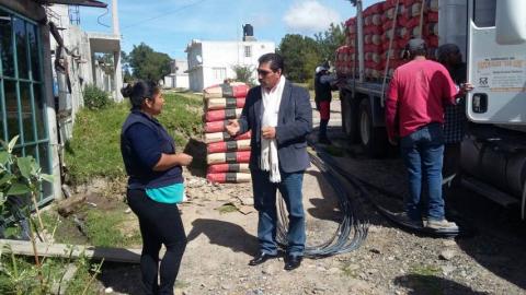 Con la entrega de material para construcción abatimos los niveles de marginación: alcalde imagen 2