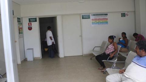 Por supuesta negligencia médica una mujer da a luz en baño de hospital del IMSS en Apizaco