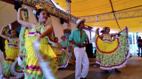 Alcalde promueve la danza regional en la feria de Tocatlan imagen 4