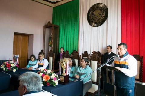 Alcalde galardono lo mejor del deporte municipal 2017 imagen 2