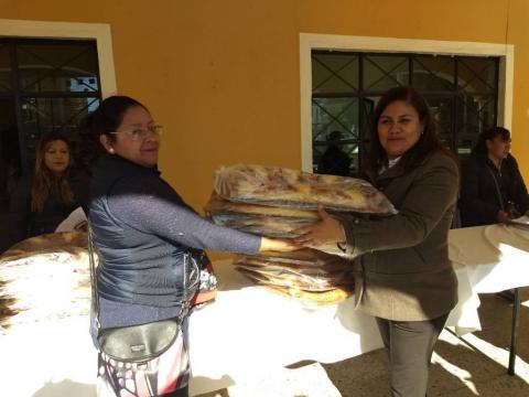 Con motivo de Día de Reyes alcalde obsequia 400 roscas a instituciones educativas imagen 3