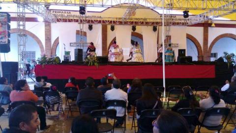 Alcalde promueve la danza regional en la feria de Tocatlan imagen 3