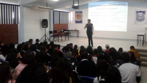 FGR imparte pláticas de prevención del delito y farmacodependencia en Xaltocan