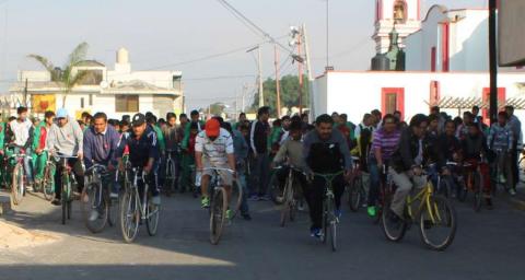 Alcalde se suma a paseo ciclista realizado por estudiantes de la secundaria “Crisanto Cuellar Abaroa” imagen 3