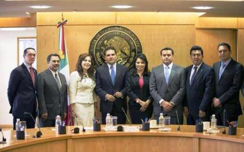Diputados y alcaldes crean bloque “anti Adolfo”