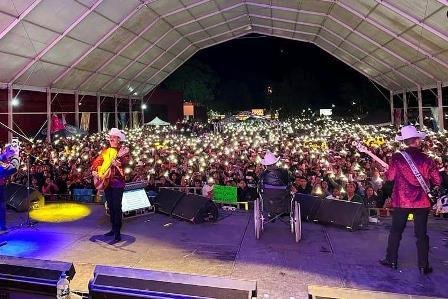 Lleno total en presentación de Grupo Palomo y Cardenales de Nuevo León imagen 1