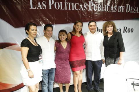 Lorena Cuéllar Cisneros en el Foro Regional Diálogo plural para el marco jurídico y las políticas de desarrollo social. Lorena Cuéllar Cisneros en el Foro Regional Diálogo plural para el marco jurídico y las políticas de desarrollo social.