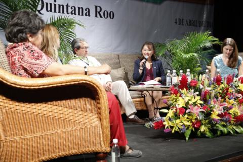04 de abril, 2014 Playa del Carmen, Quintana Roo.- La senadora Lorena Cuéllar moderó los trabajos de la mesa: Seguridad Social Universal del Foro Regional Diálogo plural para el marco jurídico y las políticas de desarrollo social. 04 de abril, 2014 Playa del Carmen, Quintana Roo.- La senadora Lorena Cuéllar moderó los trabajos de la mesa: Seguridad Social Universal del Foro Regional Diálogo plural para el marco jurídico y las políticas de desarrollo social.