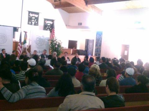 Antonio Mendoza Romero se reúne con migrantes en Oxnard California imagen 2