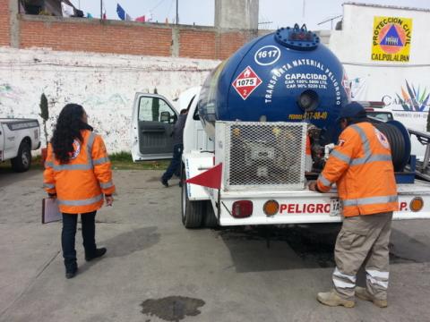 Verifica Protección Civil de Calpulalpan camiones de empresas gaseras imagen 1