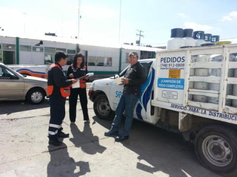 Verifica Protección Civil de Calpulalpan camiones de empresas gaseras imagen 3