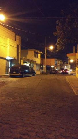 Mientras policias festejan, hampones roban autopartes imagen 3