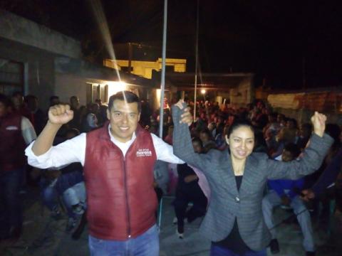 Cientos de personas reciben a Rubén Terán en San Isidro Buensuceso imagen 1