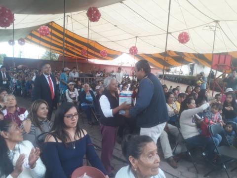 Mendieta Lira agasajo a cientos de mamás con los “Hermanos Carreón” imagen 3