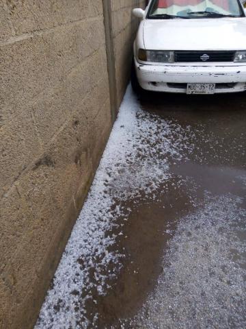 Saldo blanco tras intensa granizada en Atltzayanca imagen 3