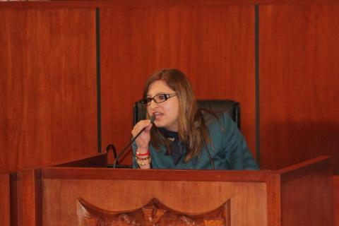 Demanda periodista a diputada del PAN ante la PGJE