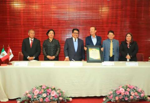 Celebra STUAT su 47 aniversario con distinción a su primer secretario general: Maestro Juan Méndez Vázquez