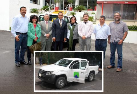 Reciben investigadores del CTBC y CICB vehículo otorgado con recursos del premio “Por Amor al Planeta”