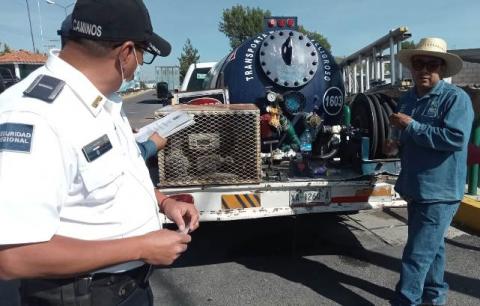 Autoridades atendieron alerta de fuga en pipa de gas