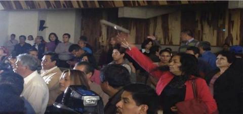 A “huevo” irrumpe Siete de mayo al Congreso local imagen 3